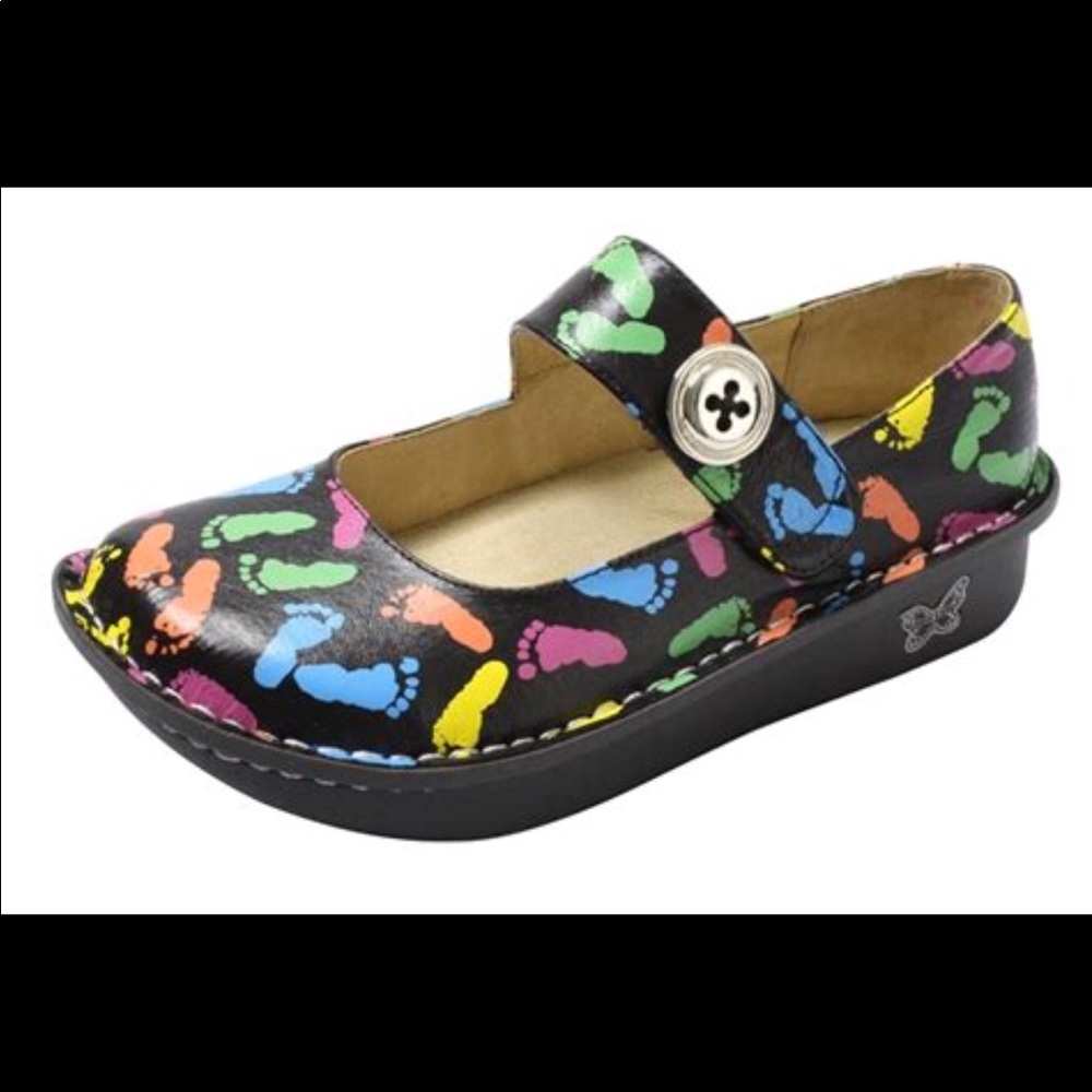 ISO Algeria baby feet shoes